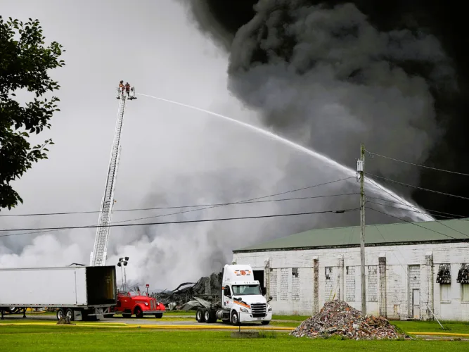 Documents show recent history of violations at Peoples Cartage sister site near airport